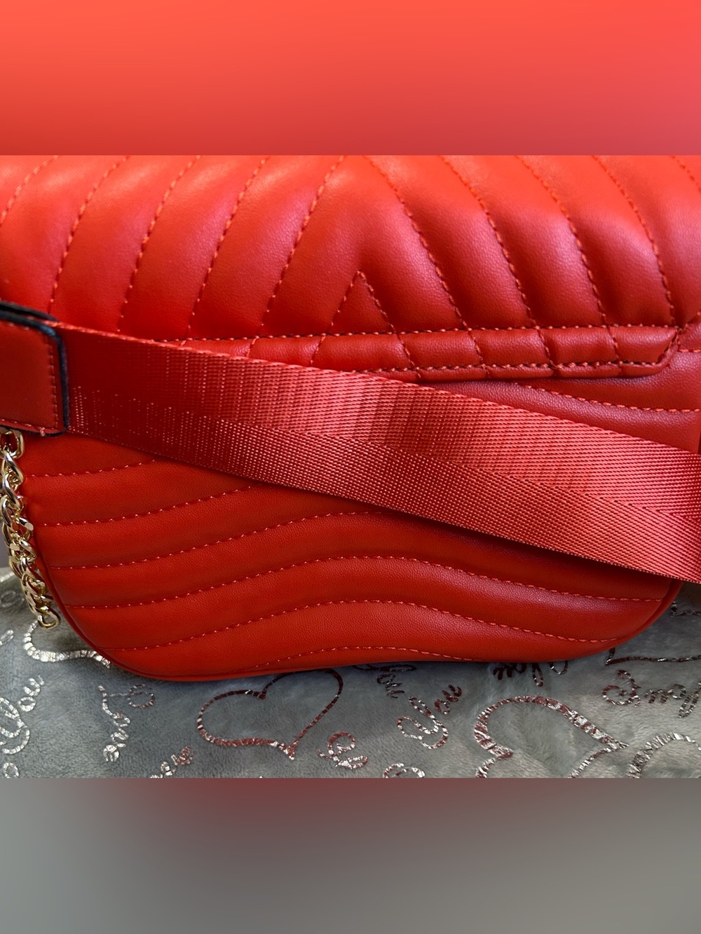 NWT Classic Fashions Quilted Crossbody Bag w/Gold Hardware & Coin Wallet- Red - Picture 5 of 10